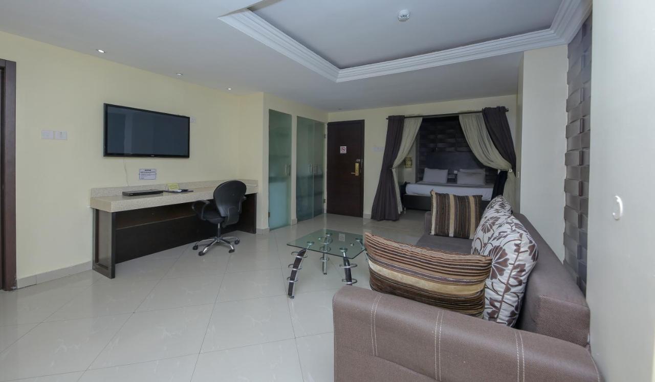 Ksf Place Alaka ลากอส ภายนอก รูปภาพ